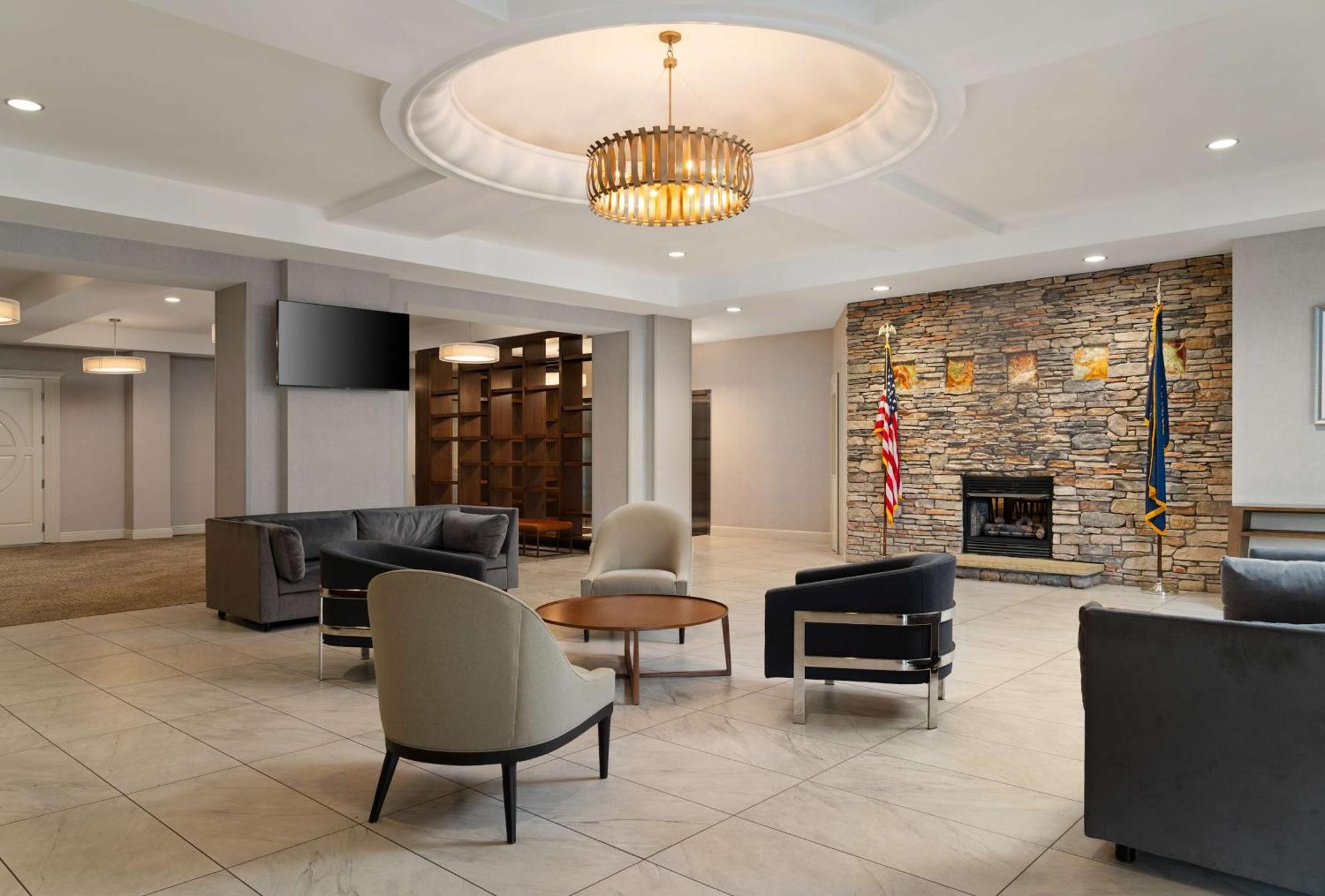 Hotel Doubletree By Hilton Pittsburgh Airport Moon Township Exteriér fotografie