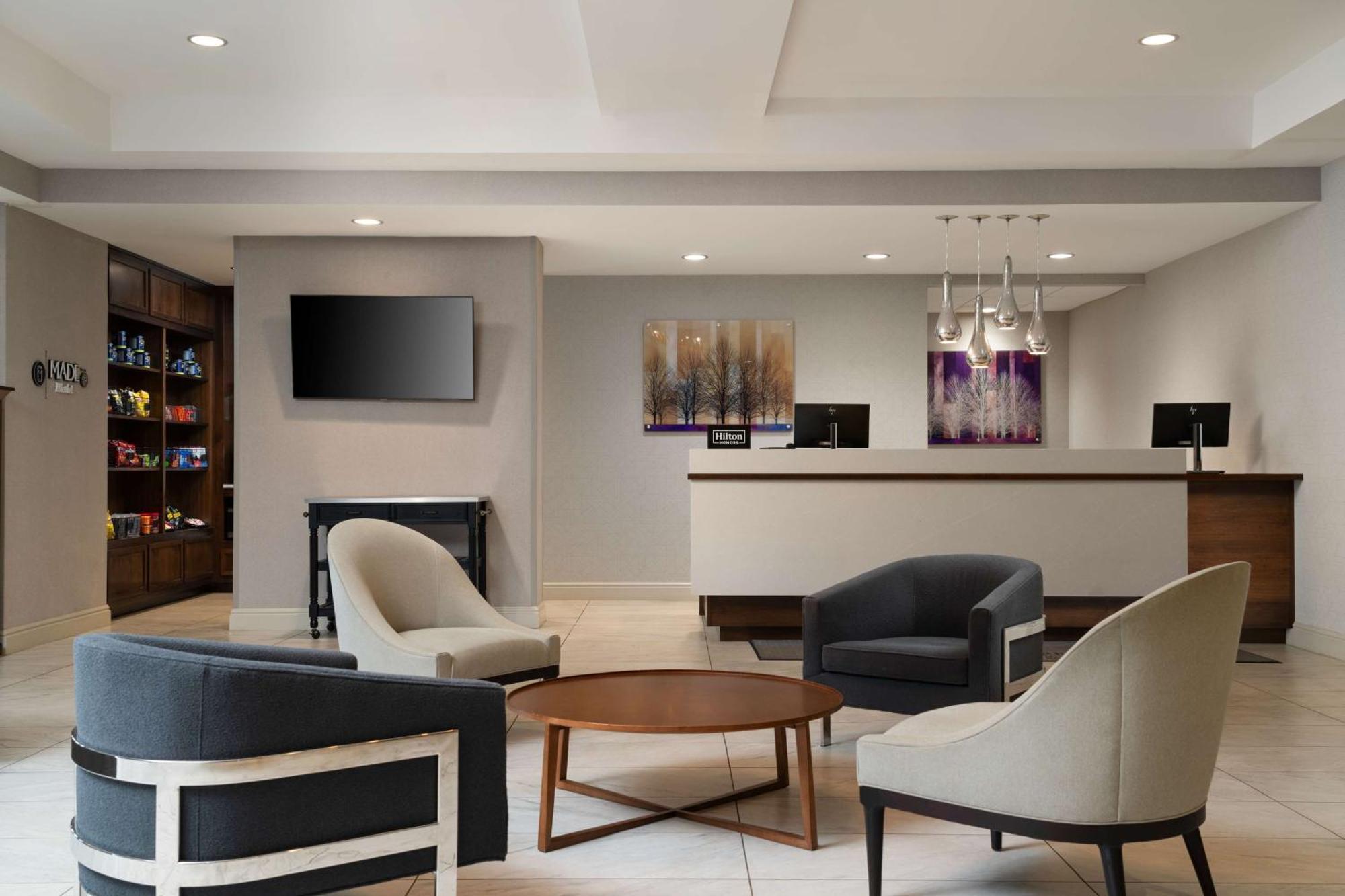Hotel Doubletree By Hilton Pittsburgh Airport Moon Township Exteriér fotografie