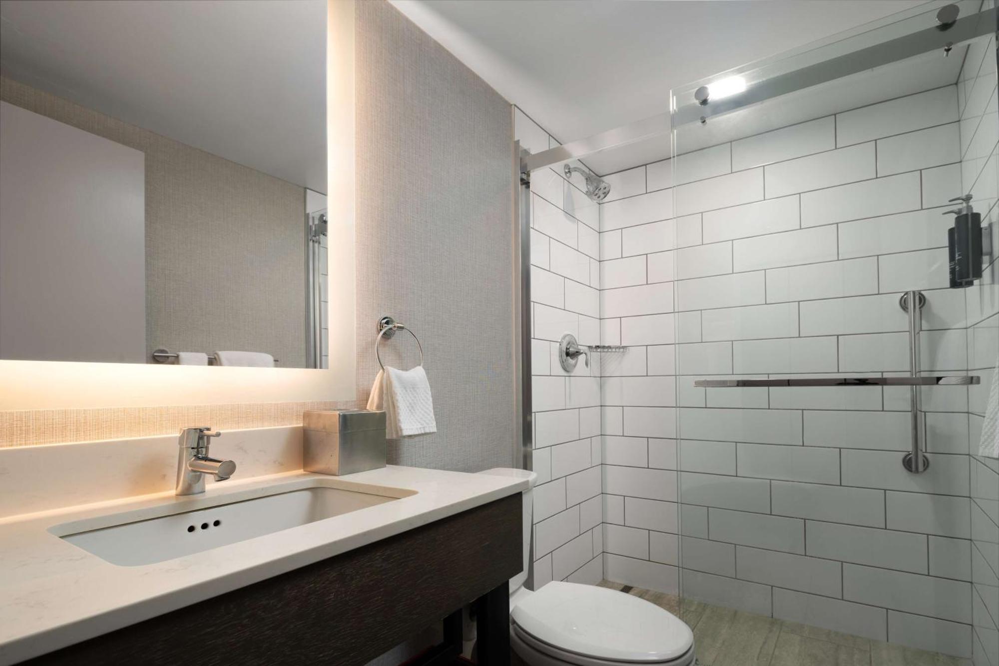 Hotel Doubletree By Hilton Pittsburgh Airport Moon Township Exteriér fotografie